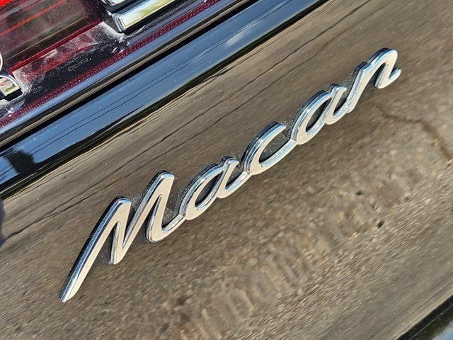 2023 Porsche Macan Base