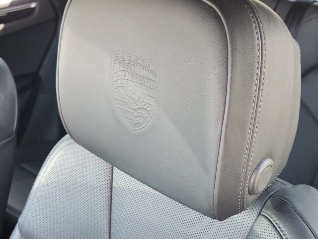 2023 Porsche Macan Base