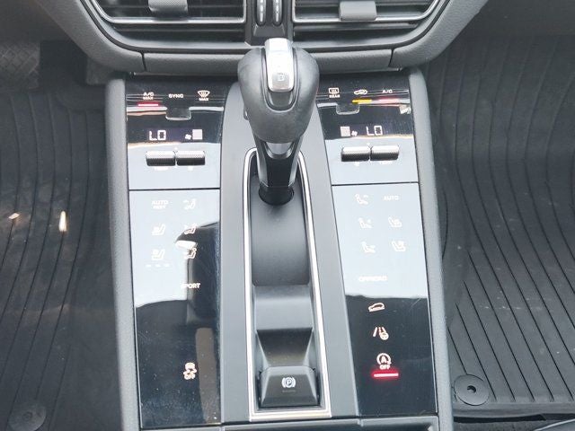 2023 Porsche Macan Base