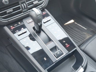 2023 Porsche Macan Base