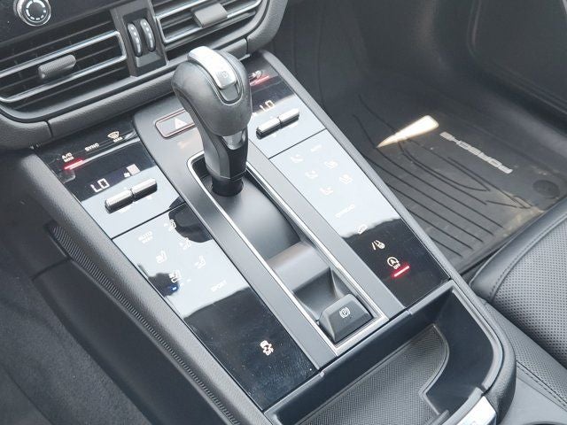 2023 Porsche Macan Base