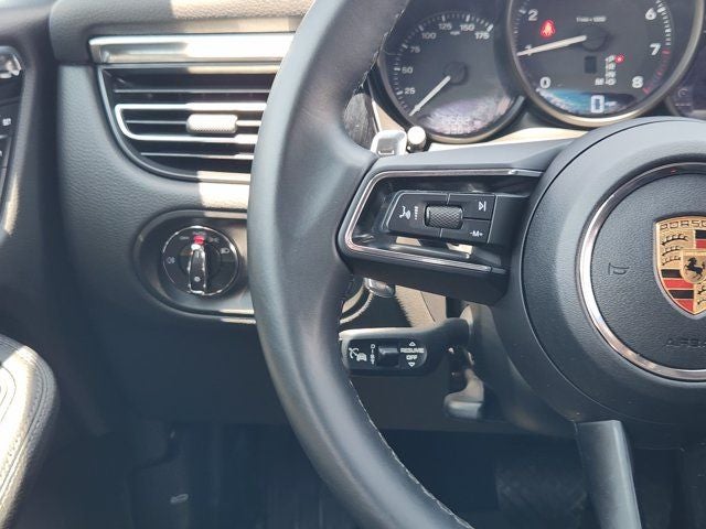 2023 Porsche Macan Base
