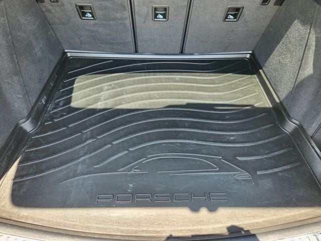 2023 Porsche Macan Base