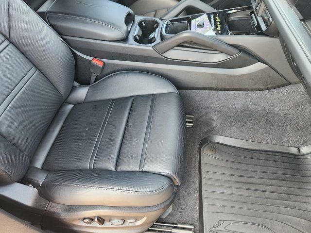 2025 Porsche Cayenne GTS