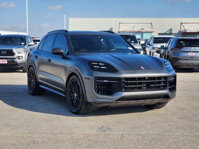 2025 Porsche Cayenne GTS