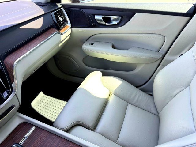 2020 Volvo V60 T5