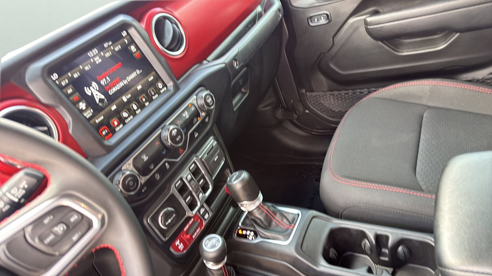 2023 Jeep Gladiator Rubicon - Photo 20