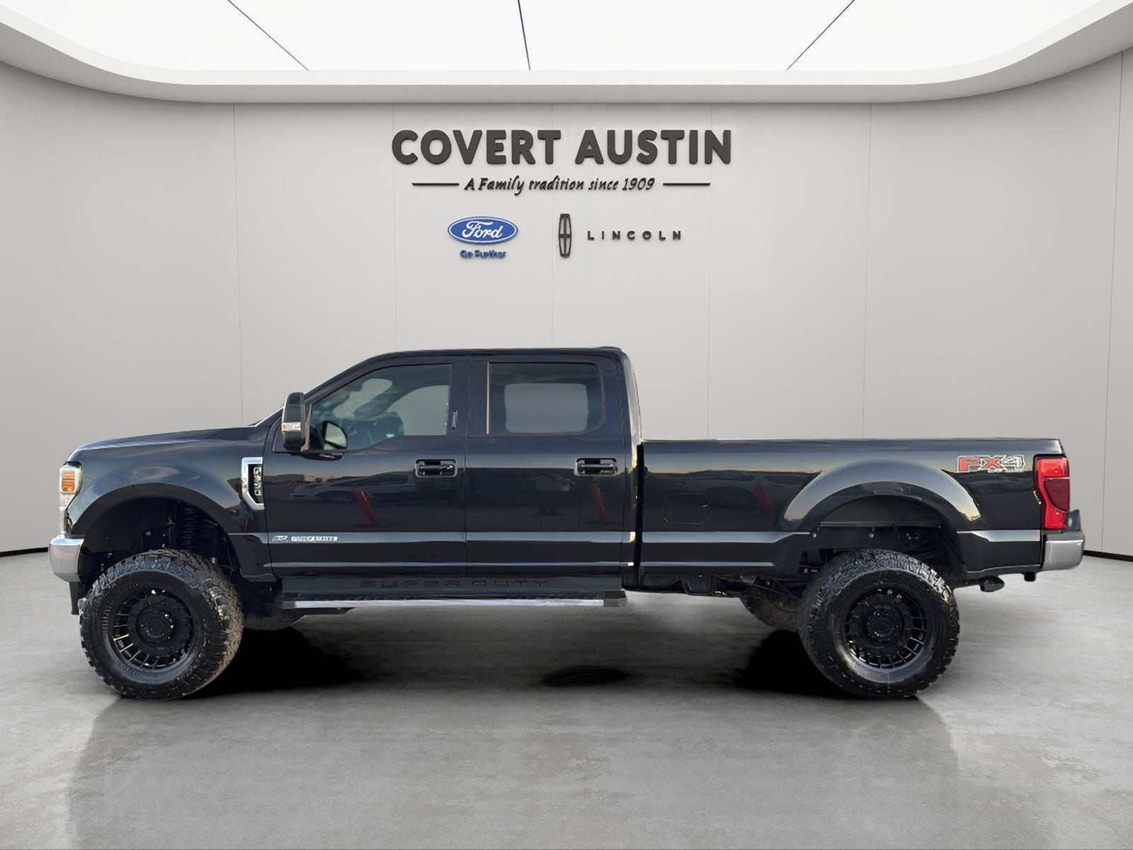2022 Ford F-350SD Lariat