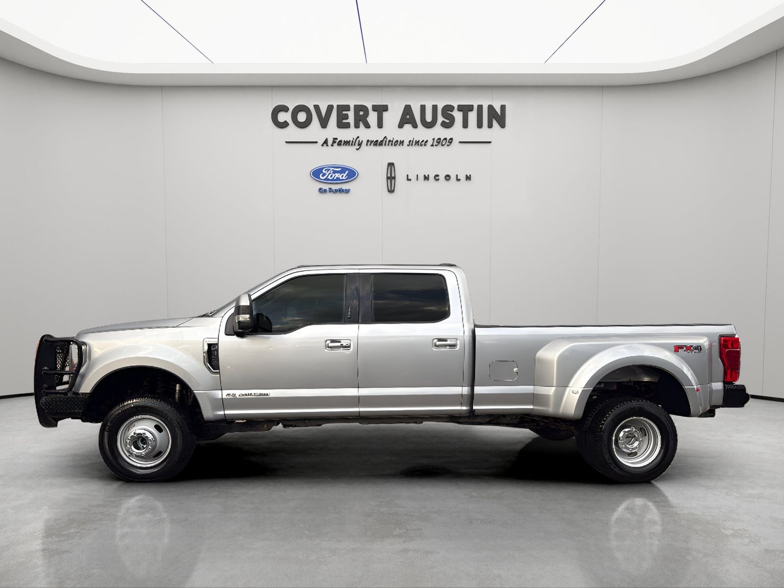 2022 Ford F-350SD Lariat