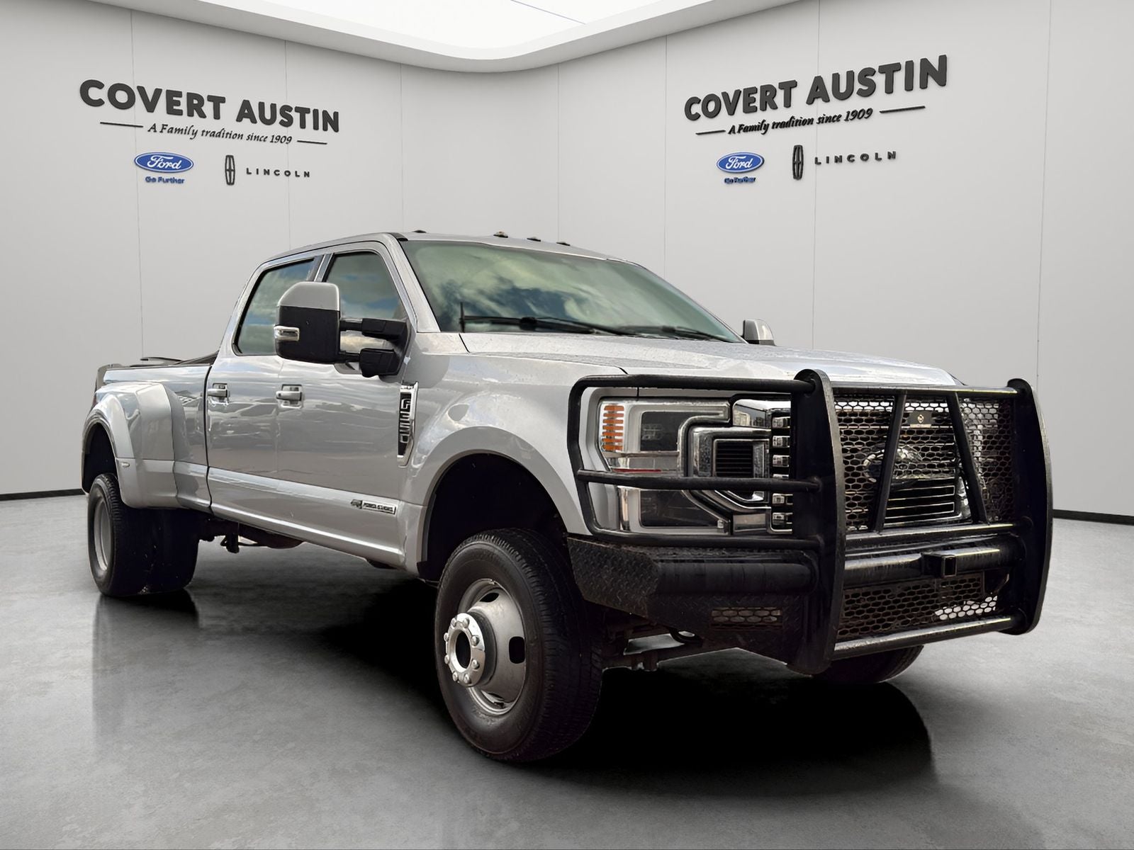 2022 Ford F-350SD Lariat