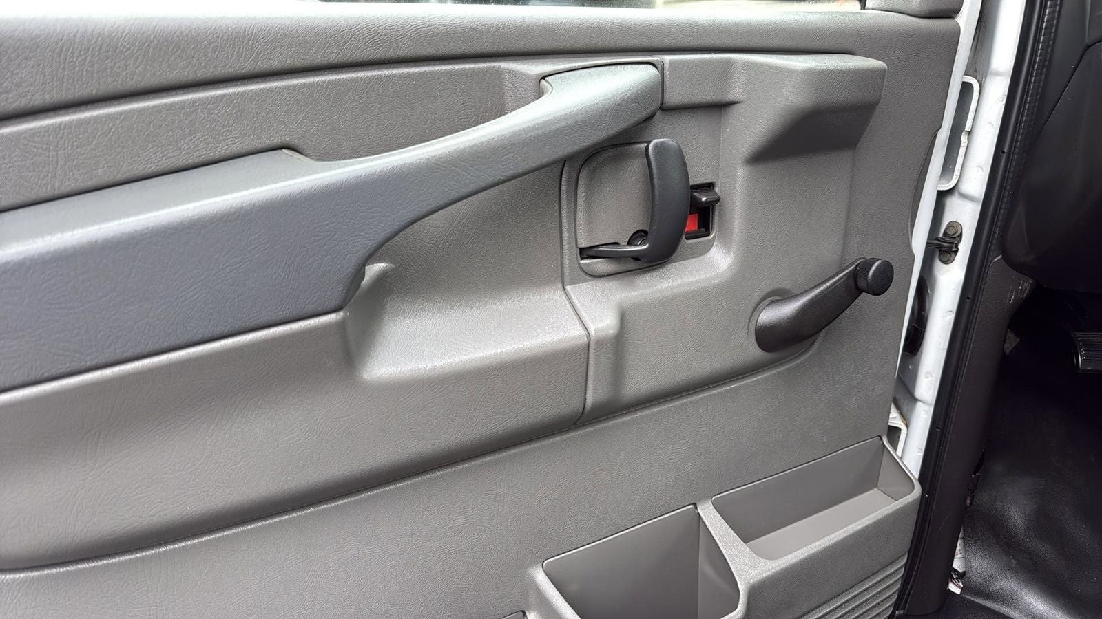 2011 Chevrolet Express 2500 Work Van Cargo