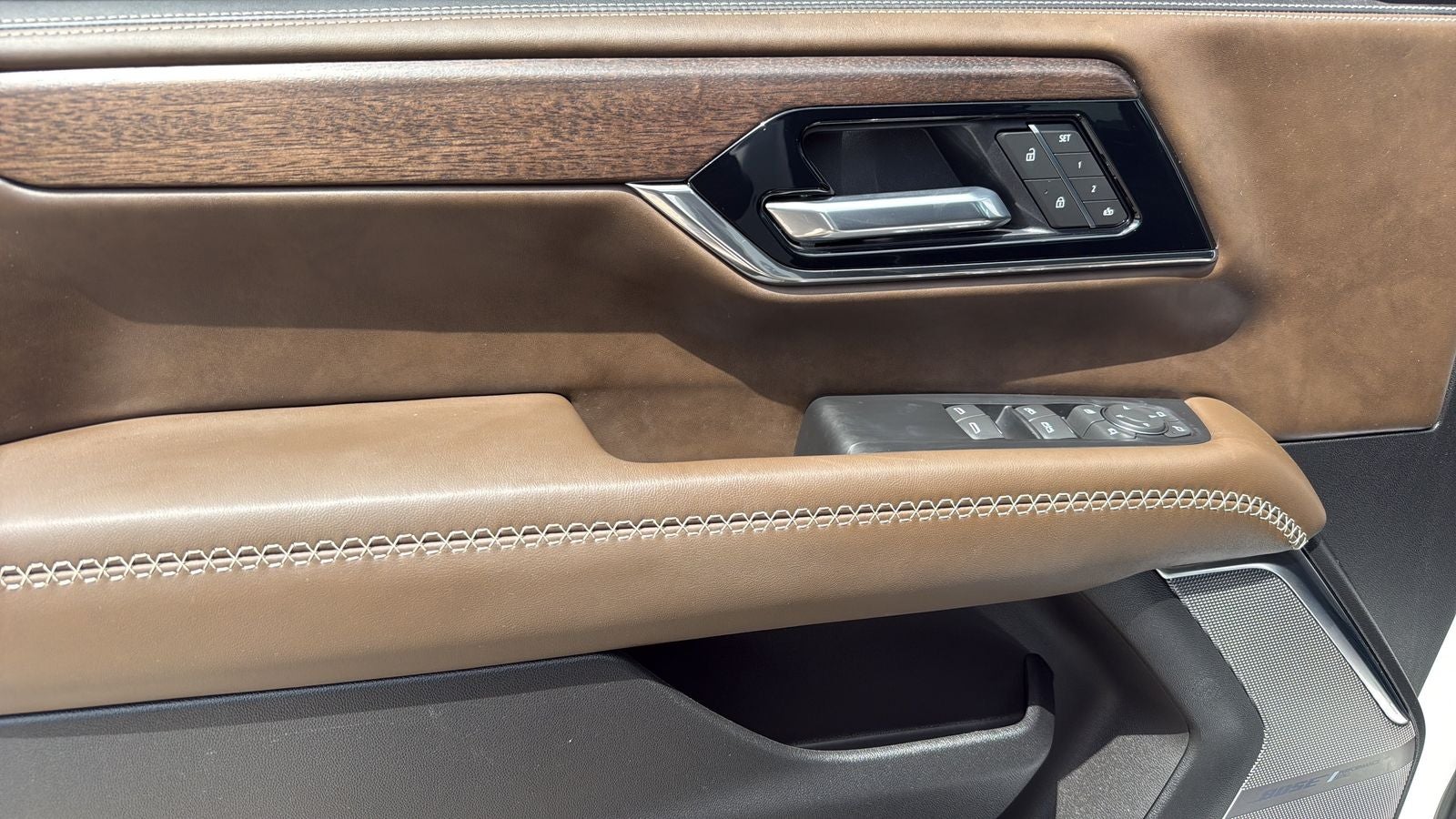 2025 GMC Yukon Denali Ultimate