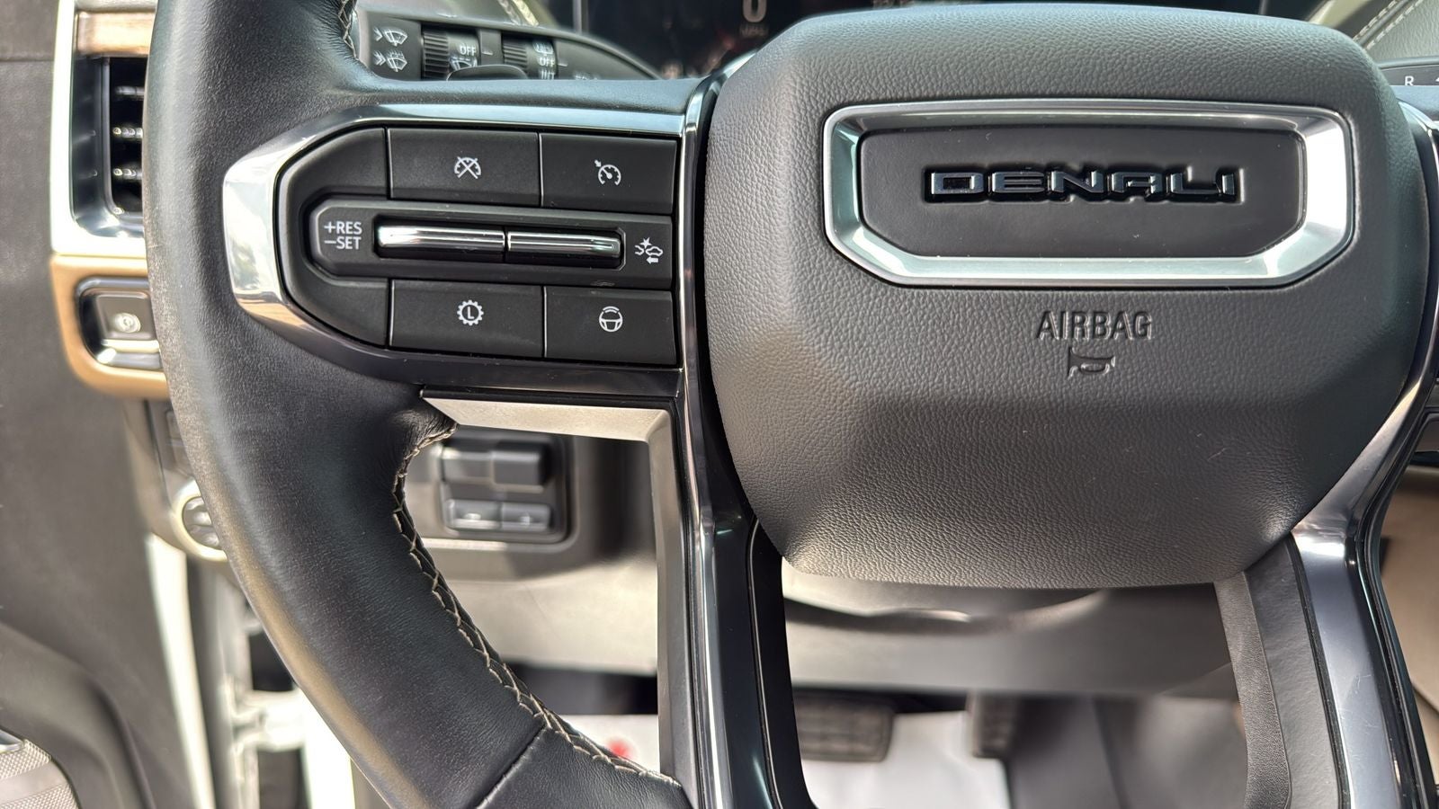 2025 GMC Yukon Denali Ultimate