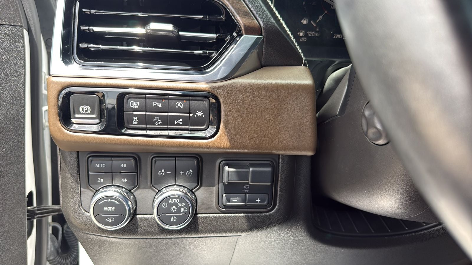 2025 GMC Yukon Denali Ultimate