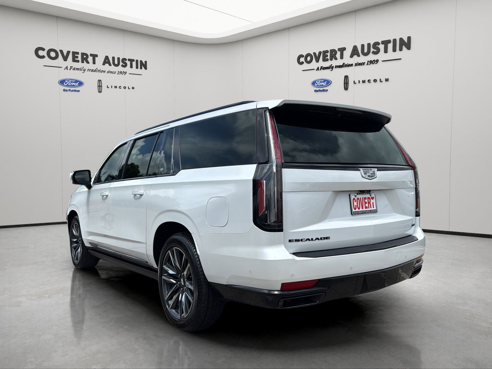 2024 Cadillac Escalade ESV Sport