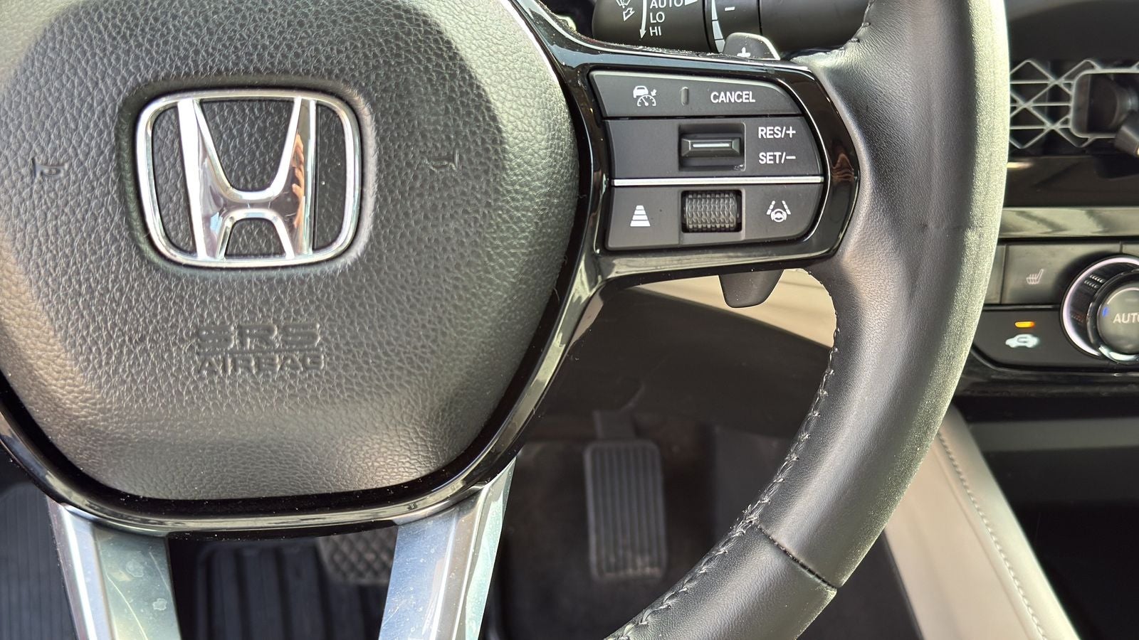 2023 Honda Accord Hybrid Touring w/o BSI