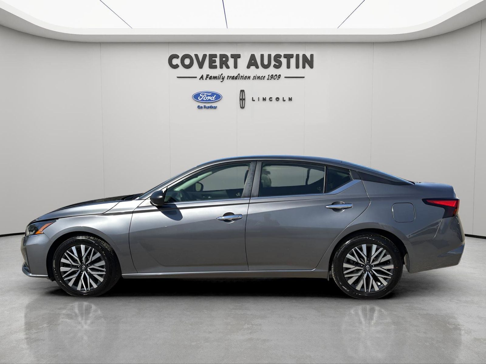 Used 2024 Nissan Altima SV with VIN 1N4BL4DV3RN385685 for sale in Hutto, TX