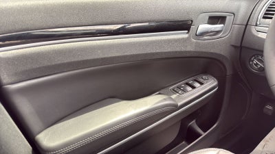 2023 Chrysler 300 Touring