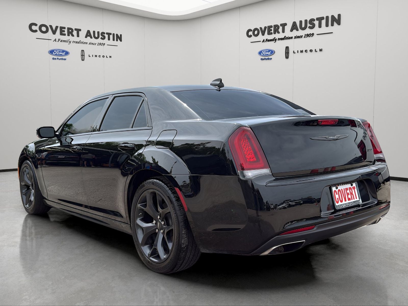 2023 Chrysler 300 Touring