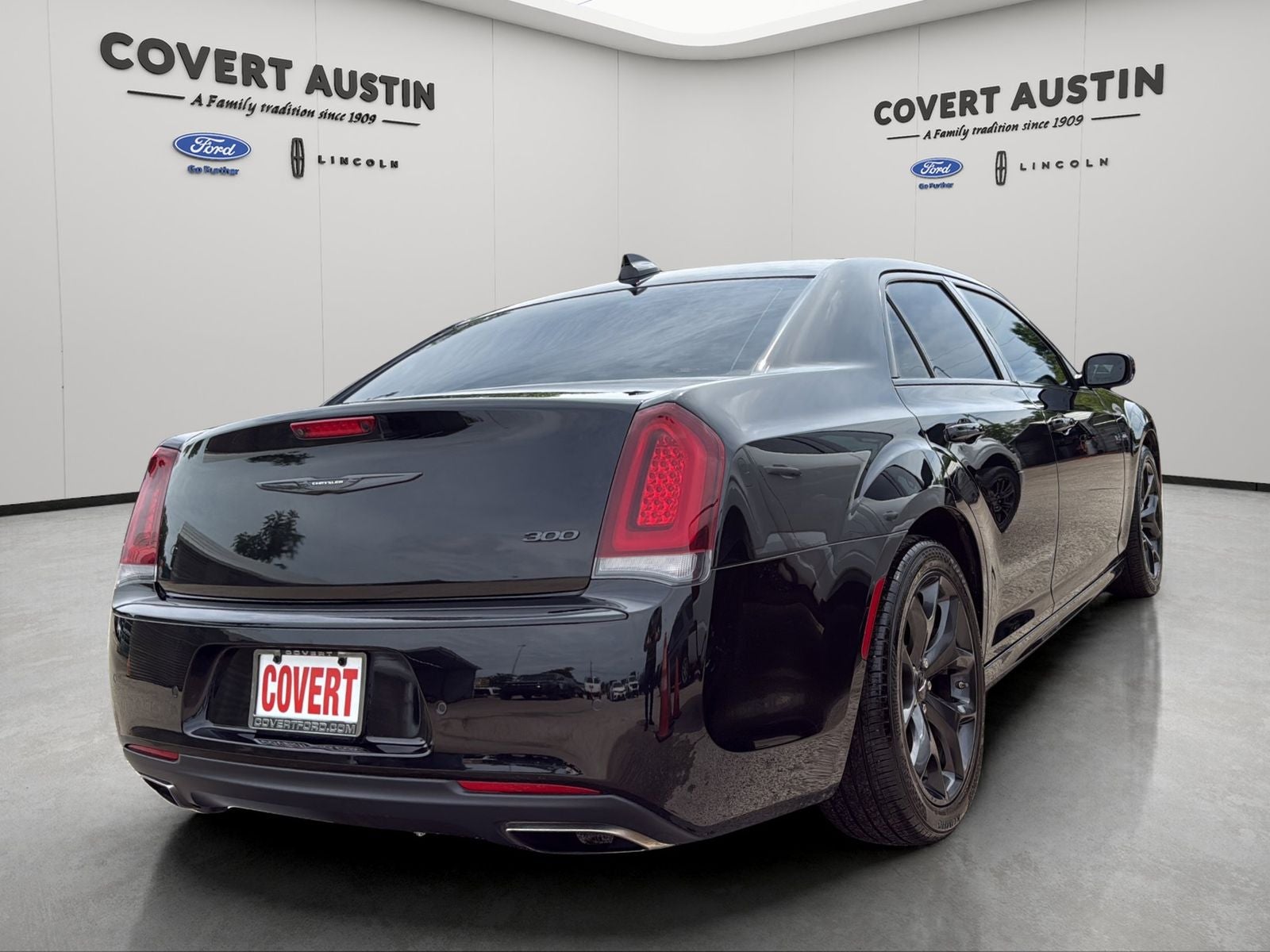 2023 Chrysler 300 Touring