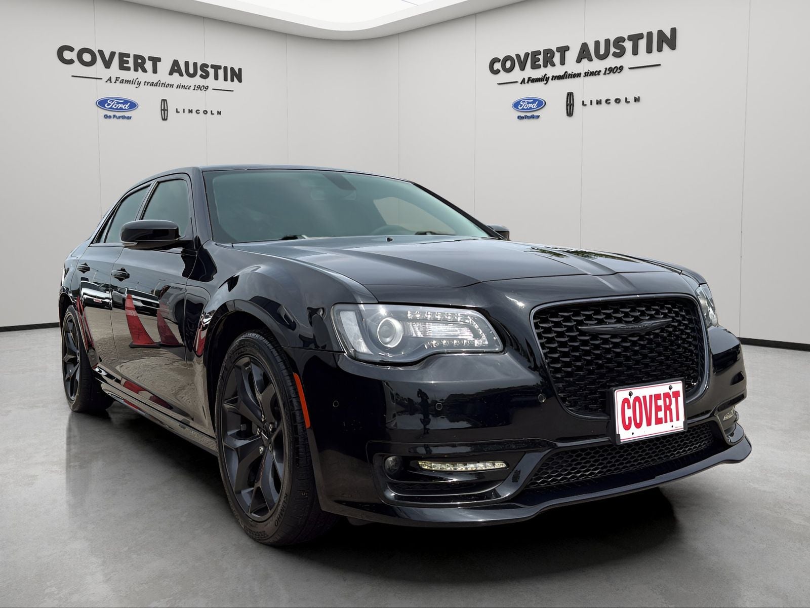 2023 Chrysler 300 Touring