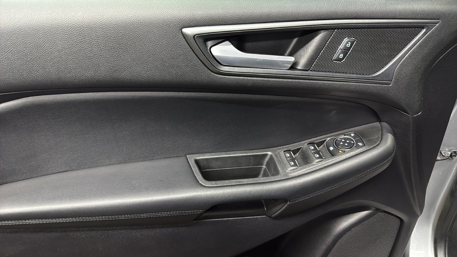 2021 Ford Edge SE