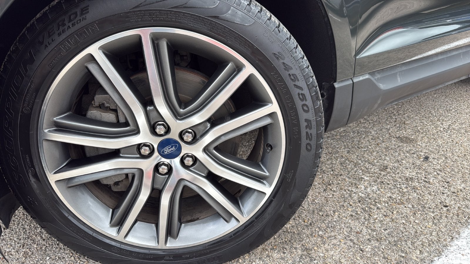 2022 Ford Edge Titanium