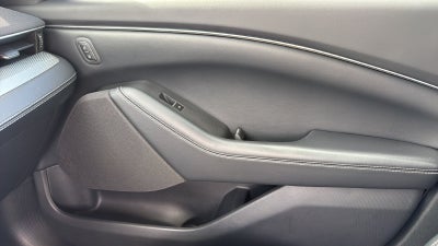 2022 Ford Mustang Mach-E Select