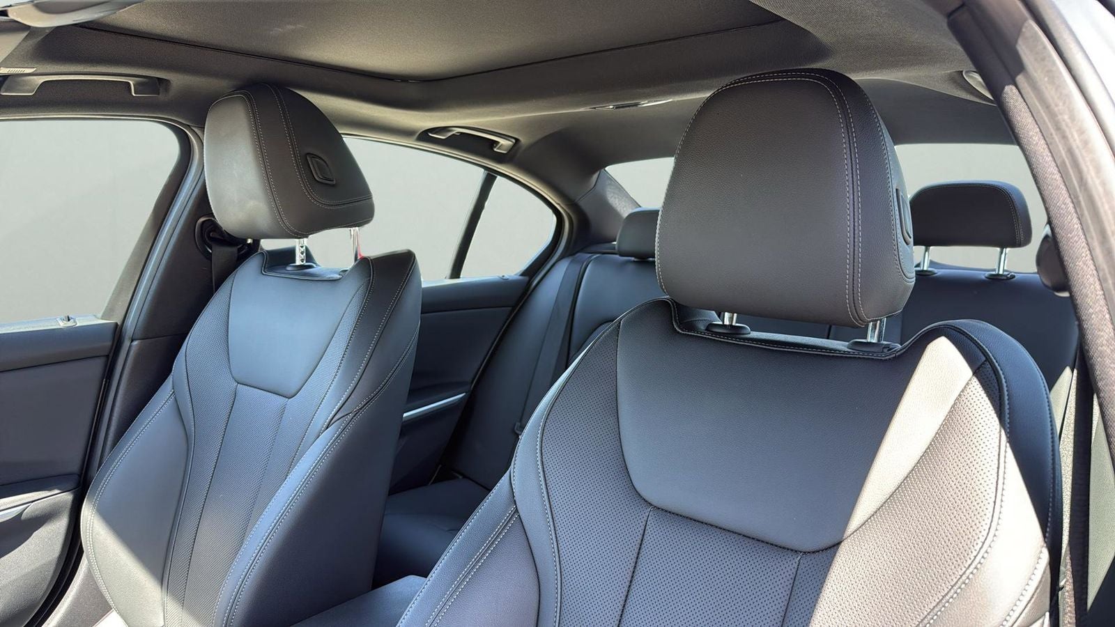 2025 BMW 3 Series 330i xDrive