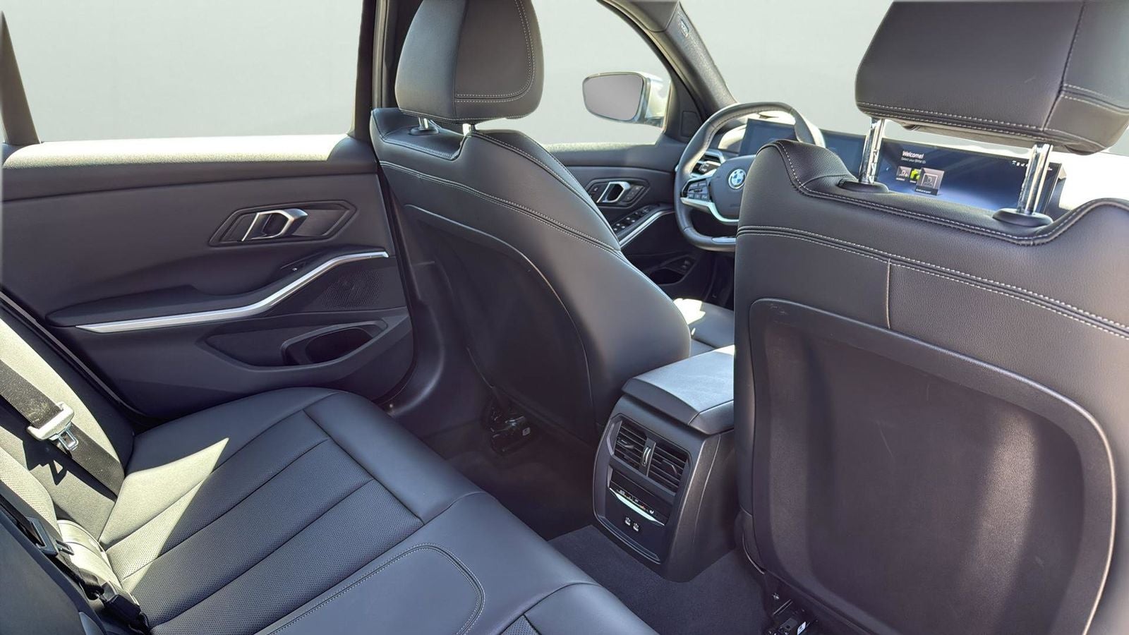 2025 BMW 3 Series 330i xDrive