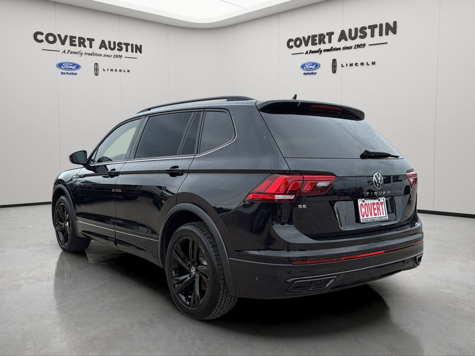 2023 Volkswagen Tiguan 2.0T SE R-Line Black