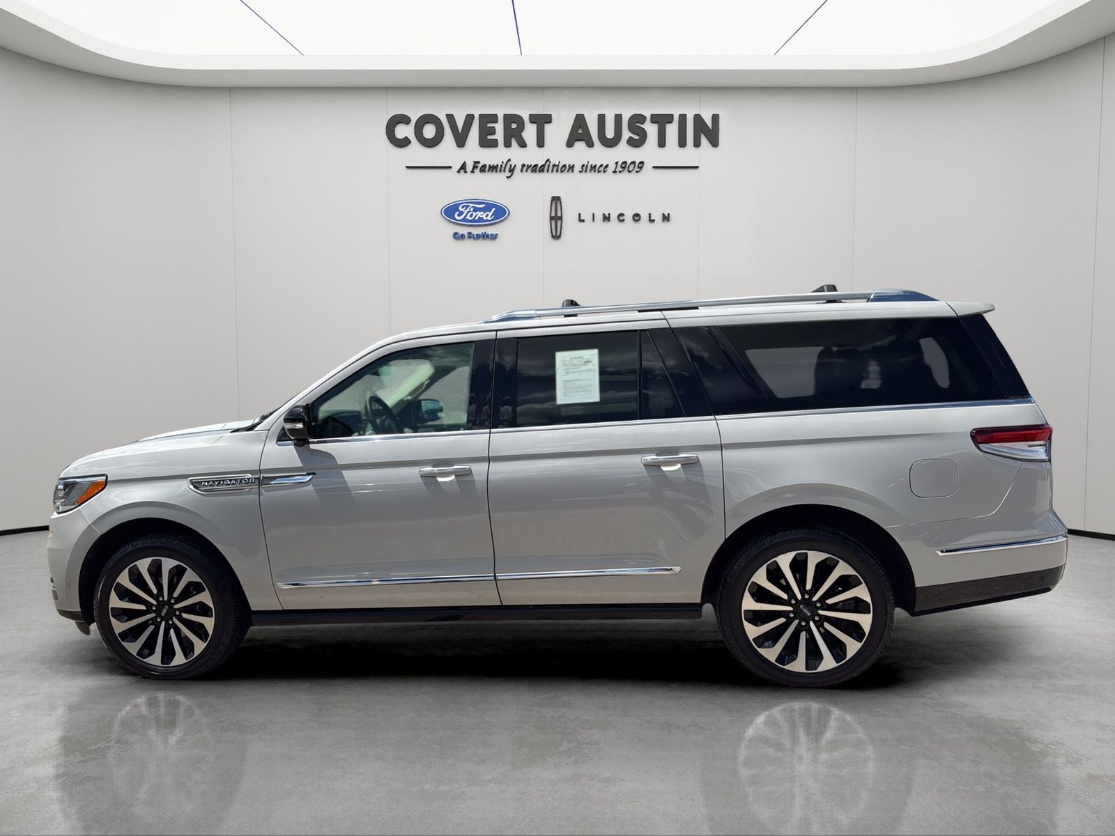 2022 Lincoln Navigator L Reserve