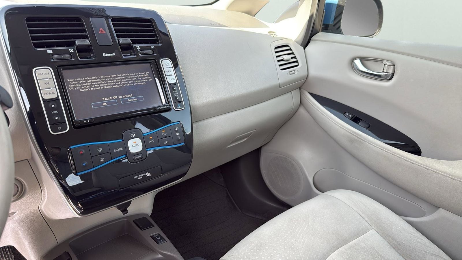 2011 Nissan Leaf SL