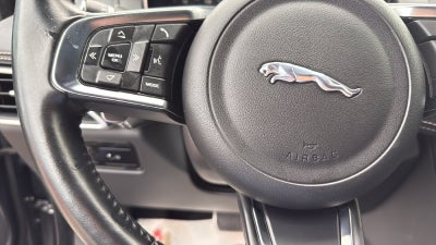 2018 Jaguar F-PACE 30t R-Sport