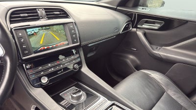 2018 Jaguar F-PACE 30t R-Sport