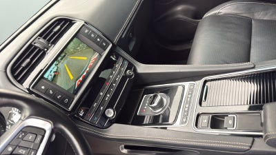 2018 Jaguar F-PACE 30t R-Sport