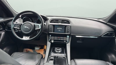 2018 Jaguar F-PACE 30t R-Sport