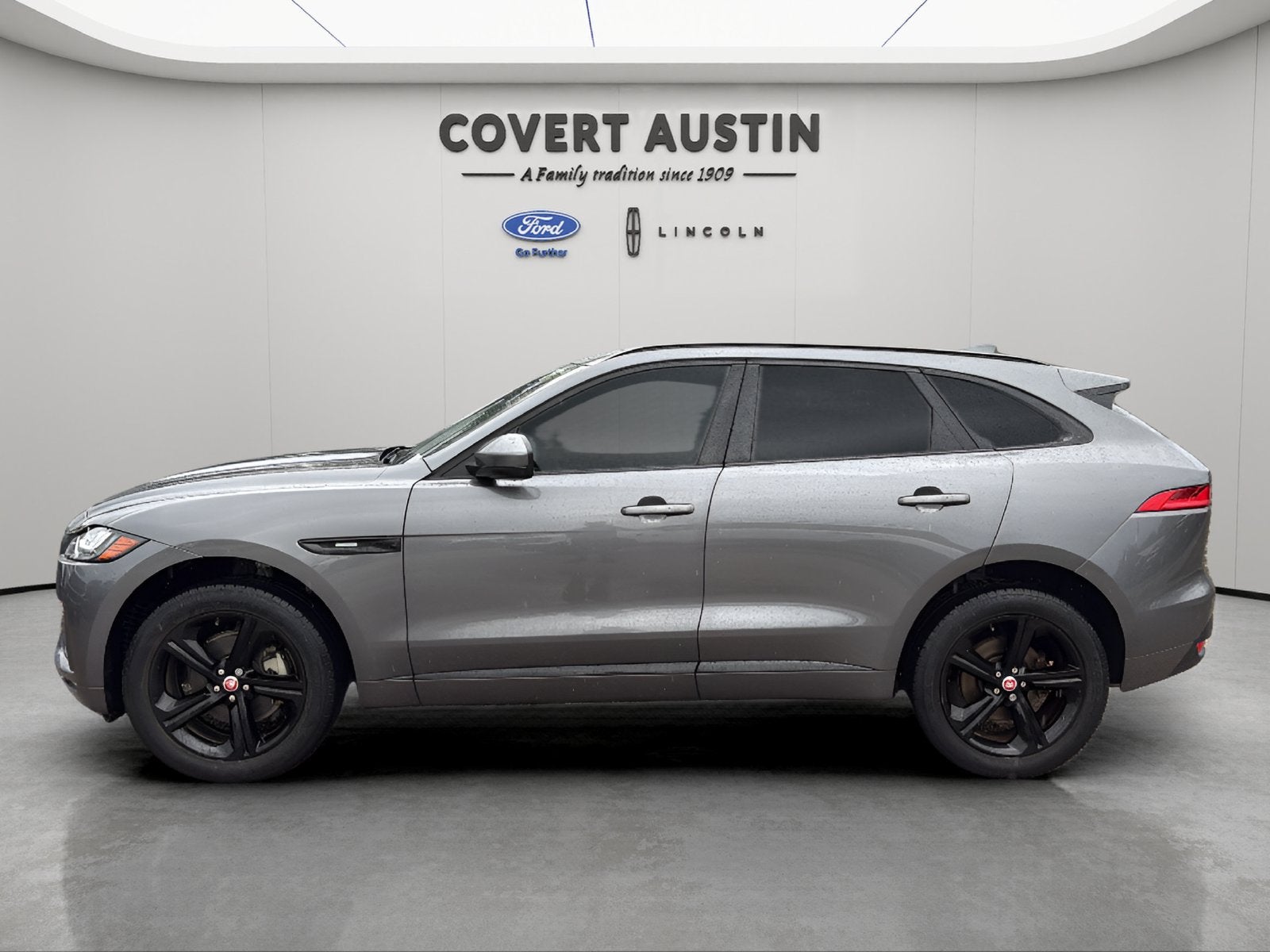 2018 Jaguar F-PACE 30t R-Sport