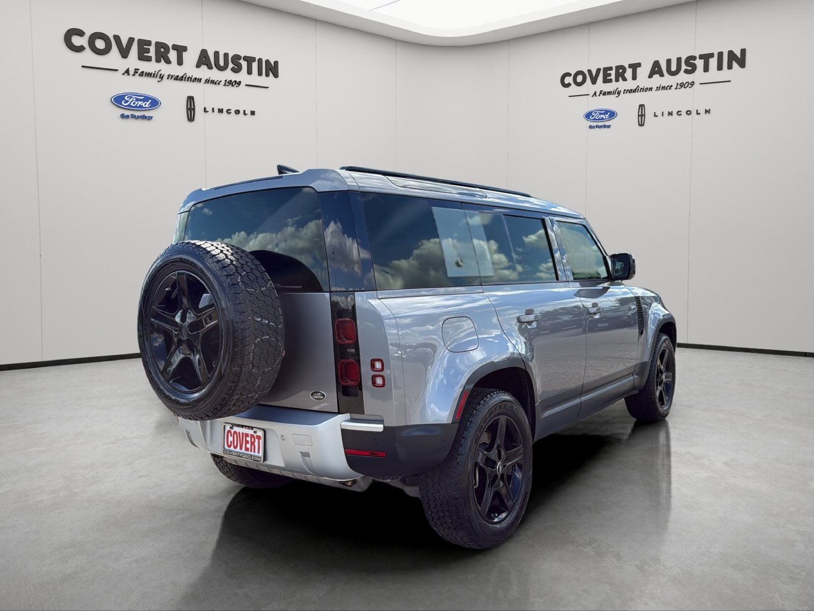 2020 Land Rover Defender 110 SE