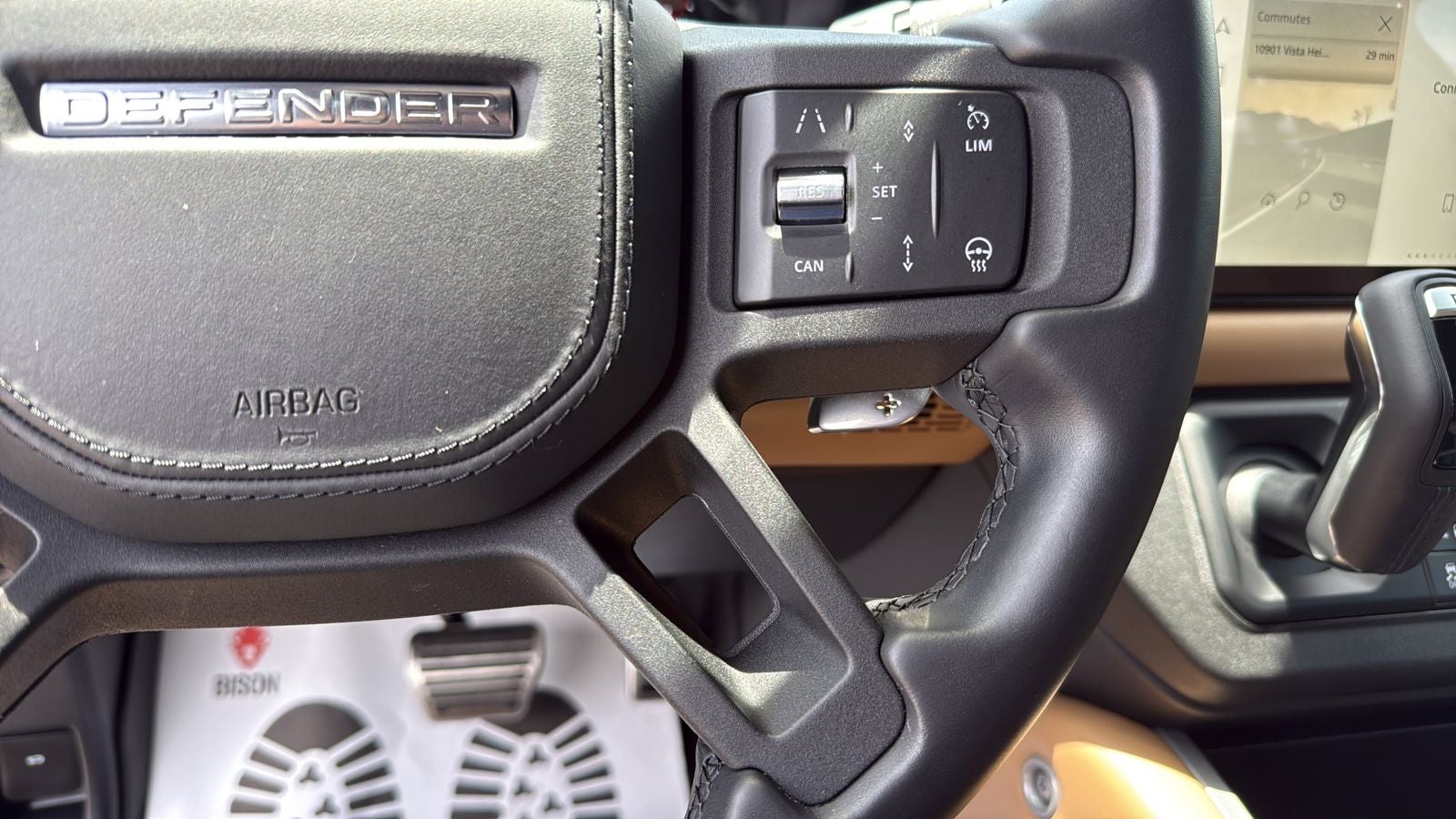 2025 Land Rover Defender 110 V8