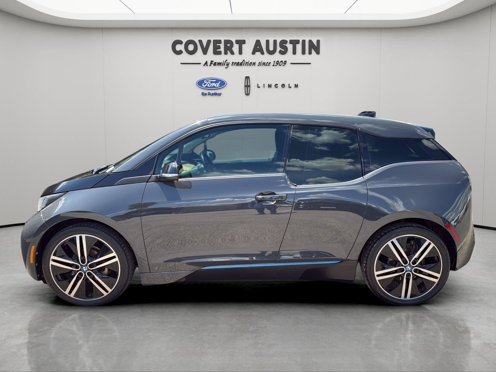 Used 2015 BMW i3 Tera World with VIN WBY1Z4C51FV501501 for sale in Hutto, TX