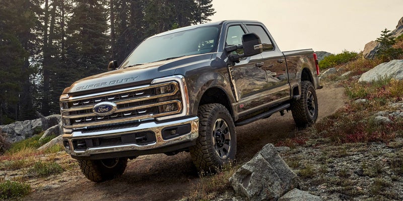 2025-ford-super-duty-off-road-exterior